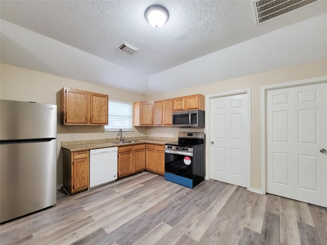 12700 Royal Green Drive, Conroe, TX 77303
