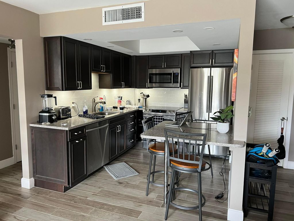 630 Tennis Club Drive 206, Fort Lauderdale, FL 33311