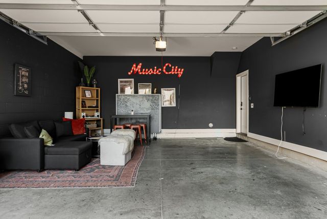 1011A 12th Ave, S, Nashville, TN 37203