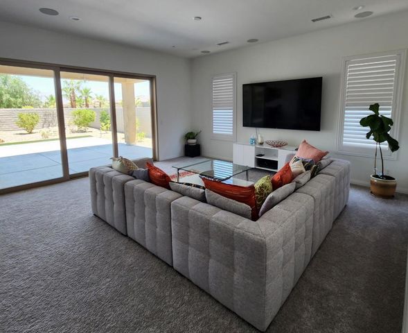 18 Chardonnay, Rancho Mirage, CA 92270