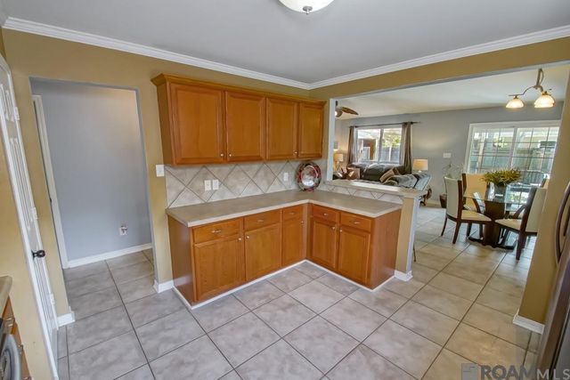 17294 W Autumn Dr, Prairieville, LA 70769