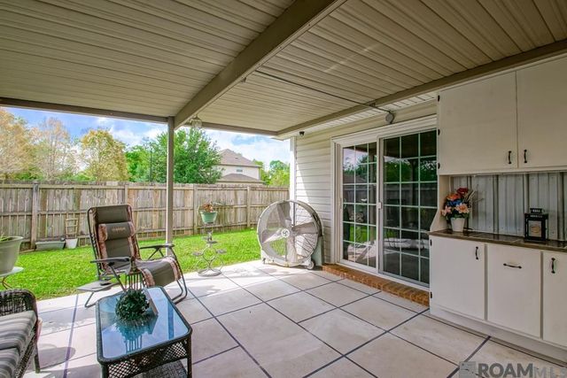 17294 W Autumn Dr, Prairieville, LA 70769