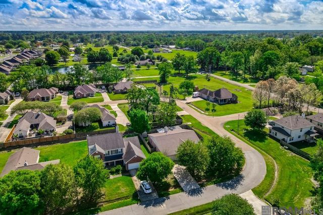 17294 W Autumn Dr, Prairieville, LA 70769