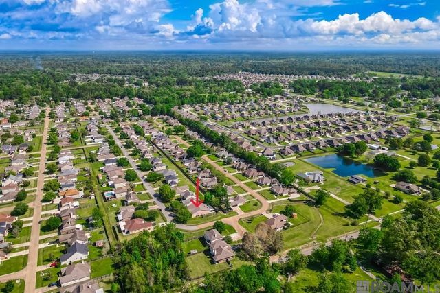 17294 W Autumn Dr, Prairieville, LA 70769