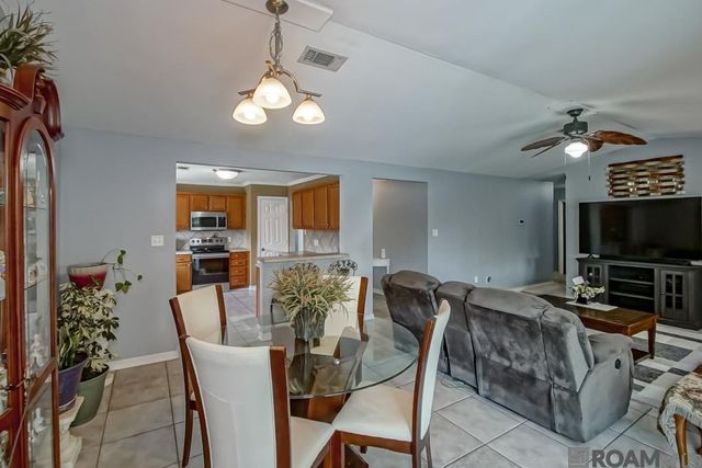 17294 W Autumn Dr, Prairieville, LA 70769