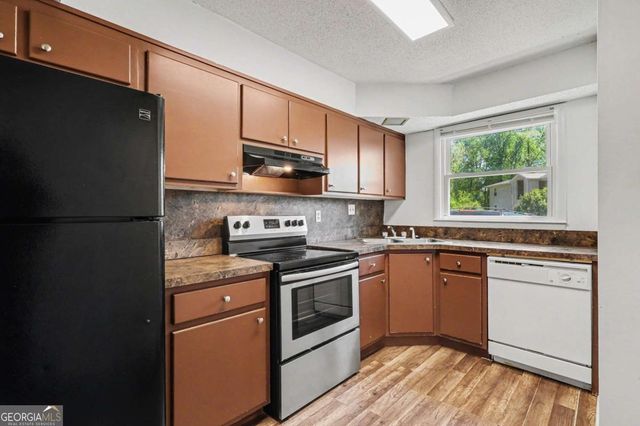 2060 Kings Gate Circle A, Snellville, GA 30078
