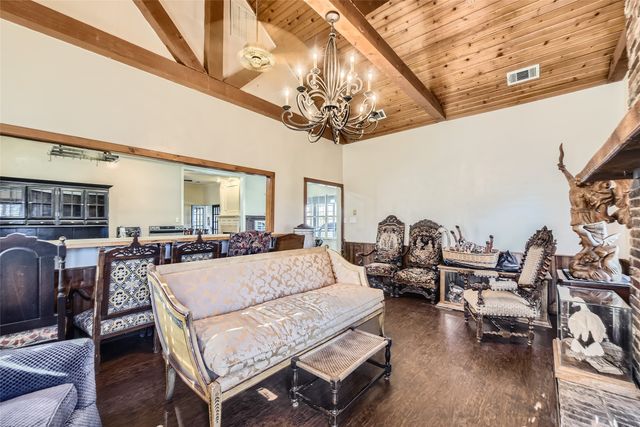 70 Hidden Valley Airpark, Shady Shores, TX 76208
