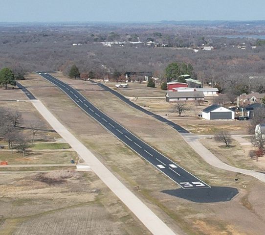 70 Hidden Valley Airpark, Shady Shores, TX 76208