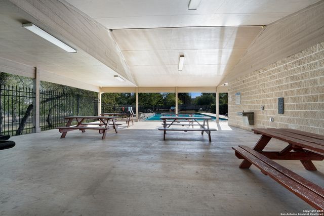 9111 Dapple Gray Ct, San Antonio, TX 78251