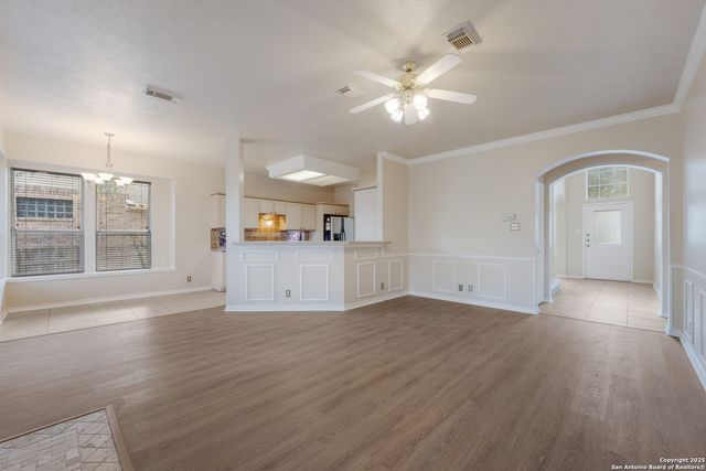 9111 Dapple Gray Ct, San Antonio, TX 78251