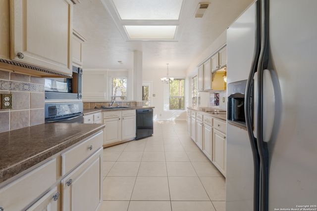 9111 Dapple Gray Ct, San Antonio, TX 78251