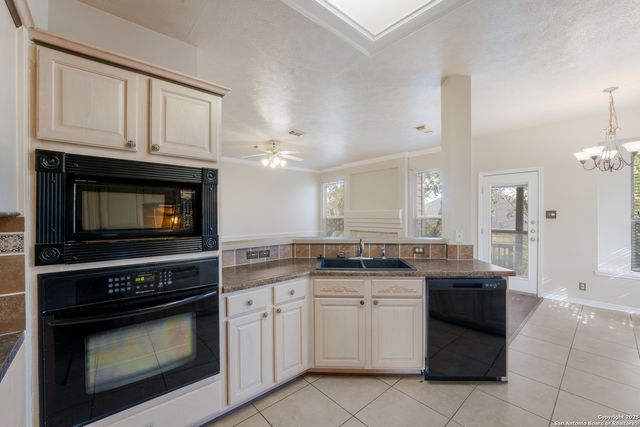 9111 Dapple Gray Ct, San Antonio, TX 78251