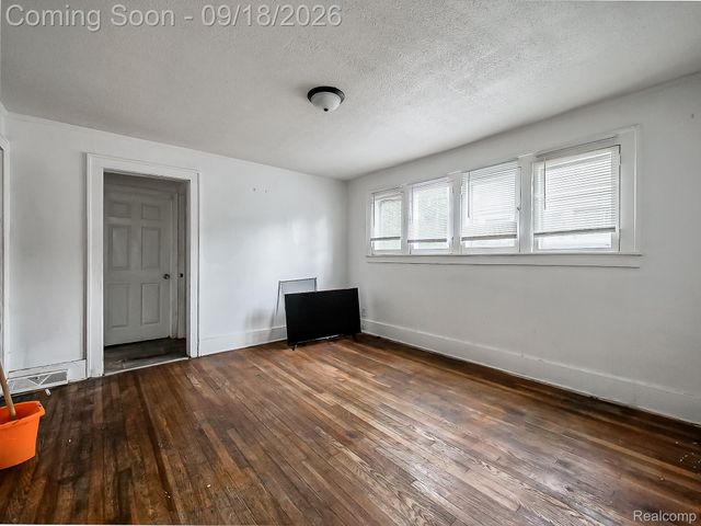 12778 Meyers Road, Detroit, MI 48227