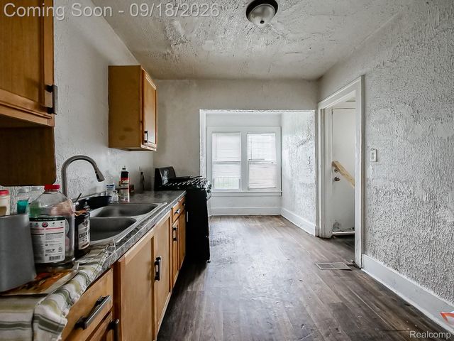 12778 Meyers Road, Detroit, MI 48227