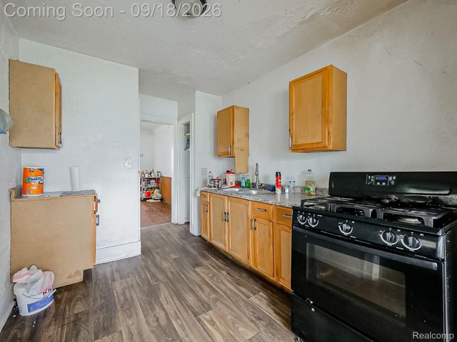 12778 Meyers Road, Detroit, MI 48227