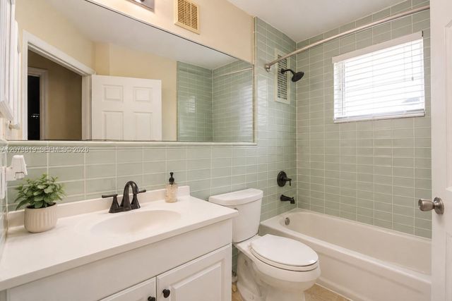 754 NE 90th Street 702, Miami, FL 33138
