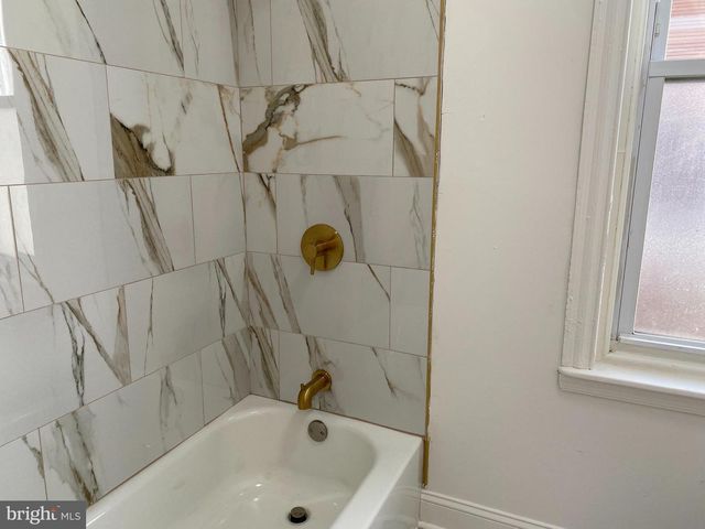 823 N HUTTON ST, Philadelphia, PA 19104