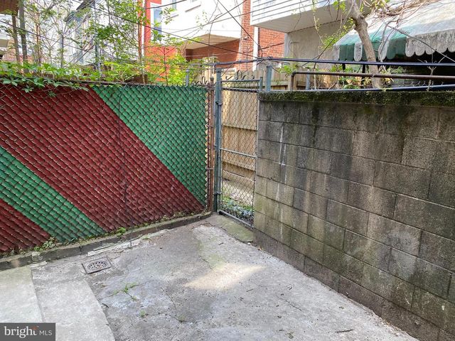 823 N HUTTON ST, Philadelphia, PA 19104