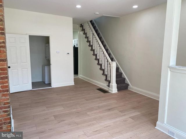 823 N HUTTON ST, Philadelphia, PA 19104