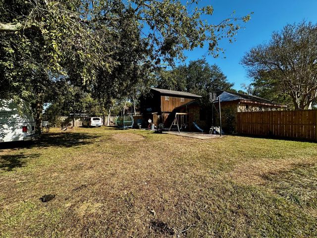 2222 Washington Avenue, Pearland, TX 77581