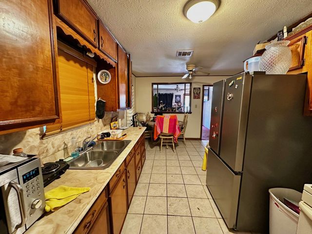 2222 Washington Avenue, Pearland, TX 77581