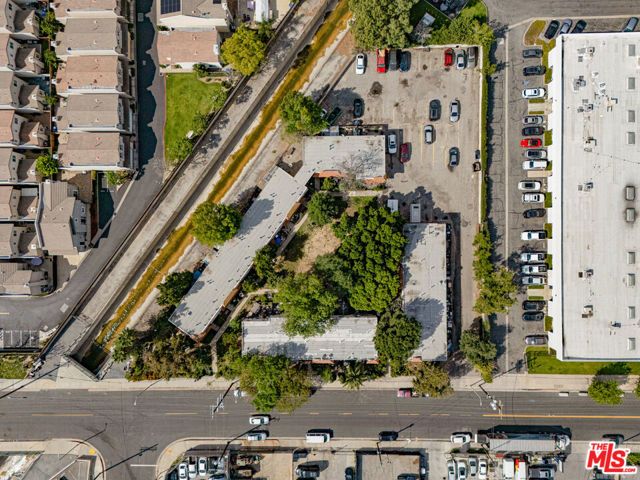9015 Owensmouth Avenue, Canoga Park (los Angeles), CA 91304