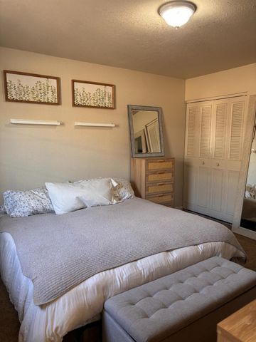 16194 Noel Ln, Lathrop, CA 95330