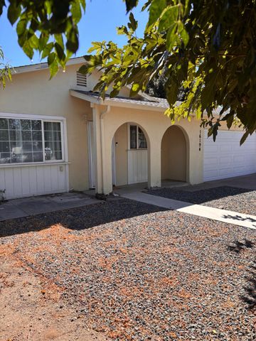 16194 Noel Ln, Lathrop, CA 95330