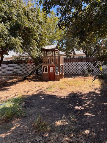 16194 Noel Ln, Lathrop, CA 95330