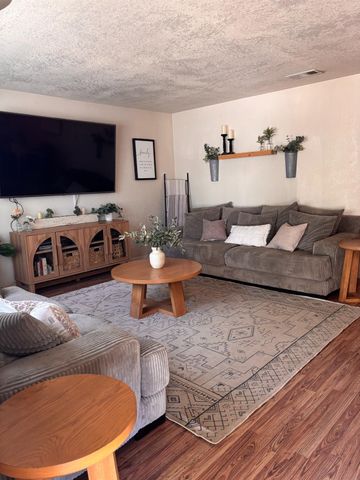 16194 Noel Ln, Lathrop, CA 95330