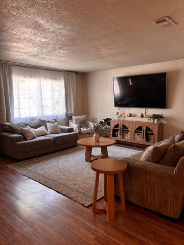 16194 Noel Ln, Lathrop, CA 95330
