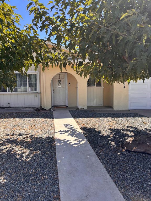 16194 Noel Ln, Lathrop, CA 95330