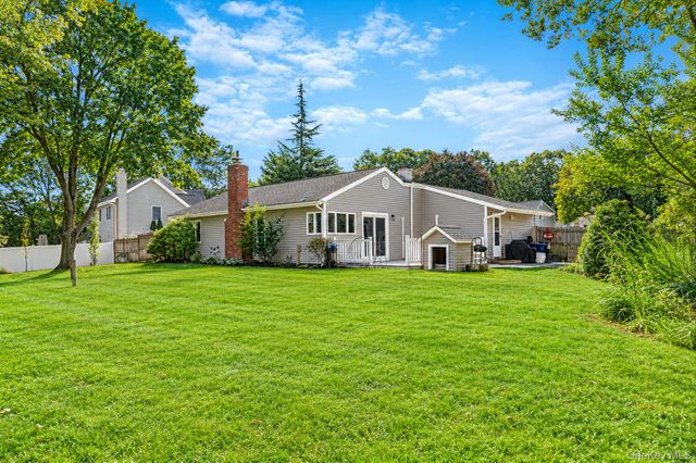 11 Folsom Lane, Coram, NY 11727