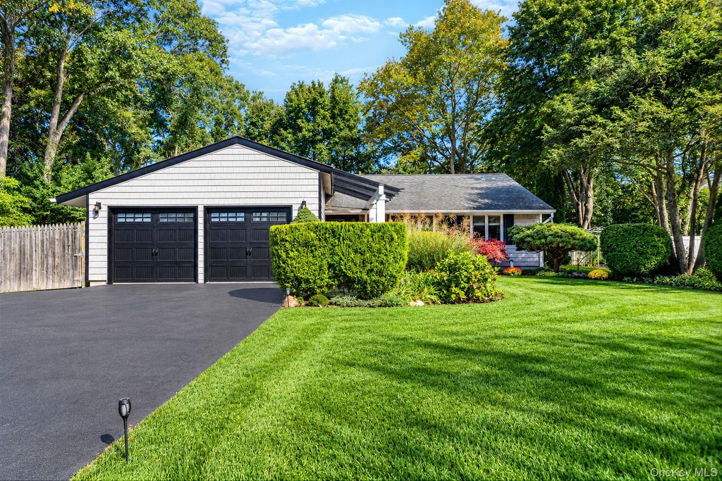 11 Folsom Lane, Coram, NY 11727 — photo 4