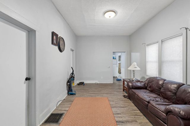 125 Kenwood Avenue, Elkhart, IN 46516