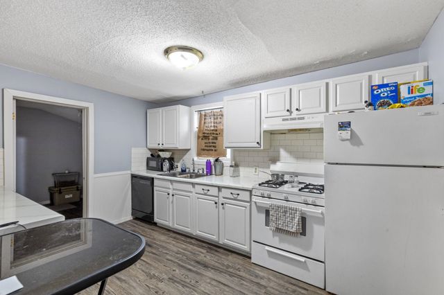 125 Kenwood Avenue, Elkhart, IN 46516