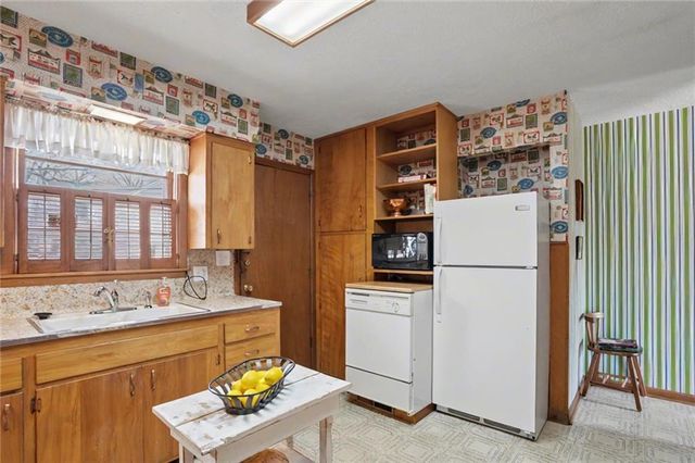 2124 Terrace Road, Lawrence, KS 66049