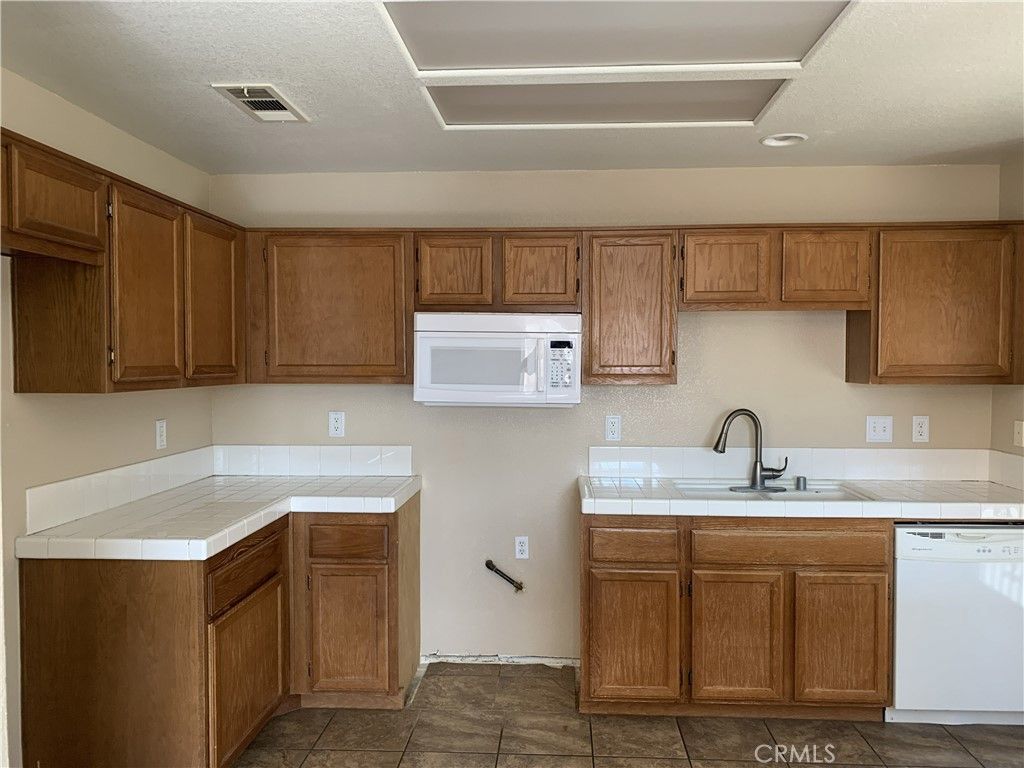 Image 1 of property listing at 11733 Virginia, Adelanto, CA 92301
