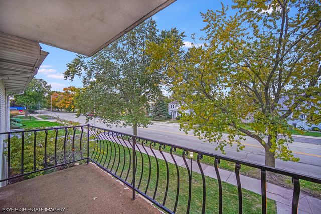18315 Burnham Avenue 204, Lansing, IL 60438