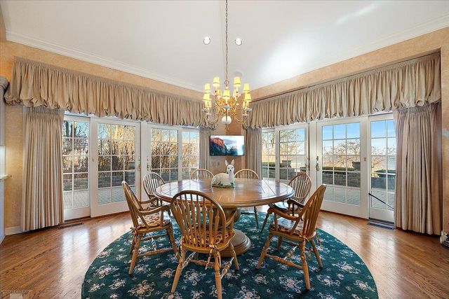 207 Lake Shore Drive, Grosse Pointe Farms, MI 48236