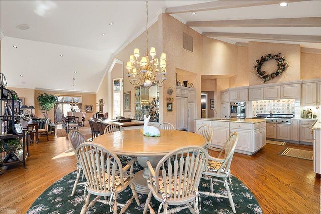 207 Lake Shore Drive, Grosse Pointe Farms, MI 48236