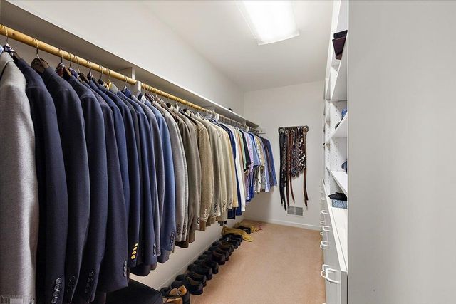 207 Lake Shore Drive, Grosse Pointe Farms, MI 48236