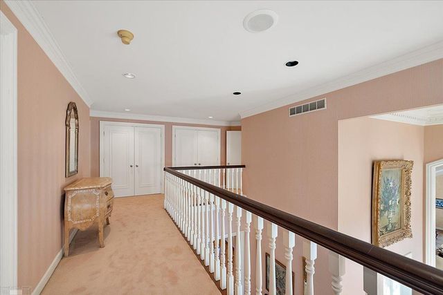 207 Lake Shore Drive, Grosse Pointe Farms, MI 48236