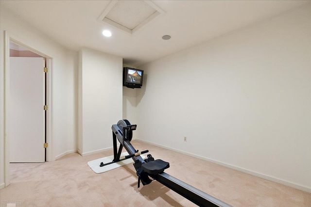 207 Lake Shore Drive, Grosse Pointe Farms, MI 48236