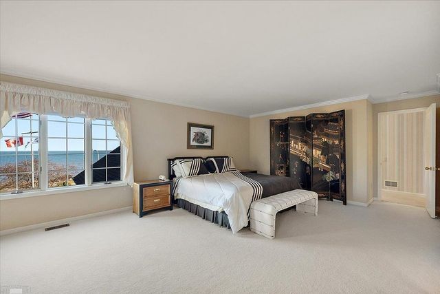 207 Lake Shore Drive, Grosse Pointe Farms, MI 48236