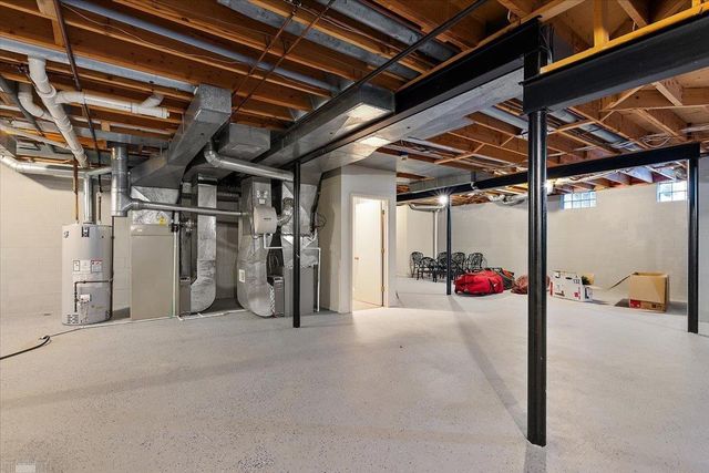 207 Lake Shore Drive, Grosse Pointe Farms, MI 48236