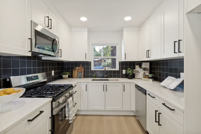 1202 Arizona Avenue, Dallas, TX 75216