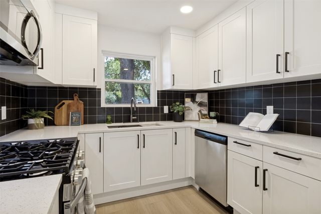 1202 Arizona Avenue, Dallas, TX 75216
