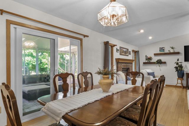 1357 Broadway Drive, Sun Prairie, WI 53590