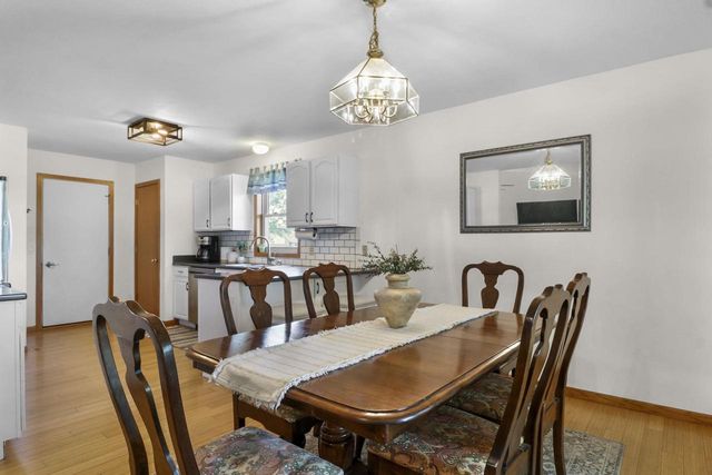 1357 Broadway Drive, Sun Prairie, WI 53590
